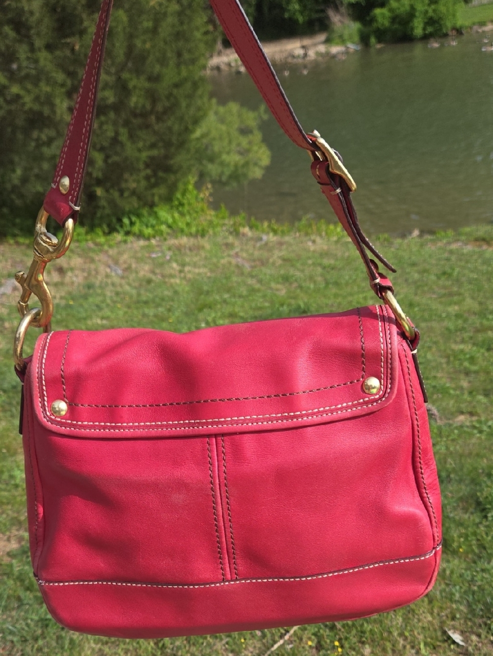 COACH Ali Turn-lock Shoulder Bag Raspberry 65th Anniversary Legacy Vintage Y2K - Picture 3 of 11